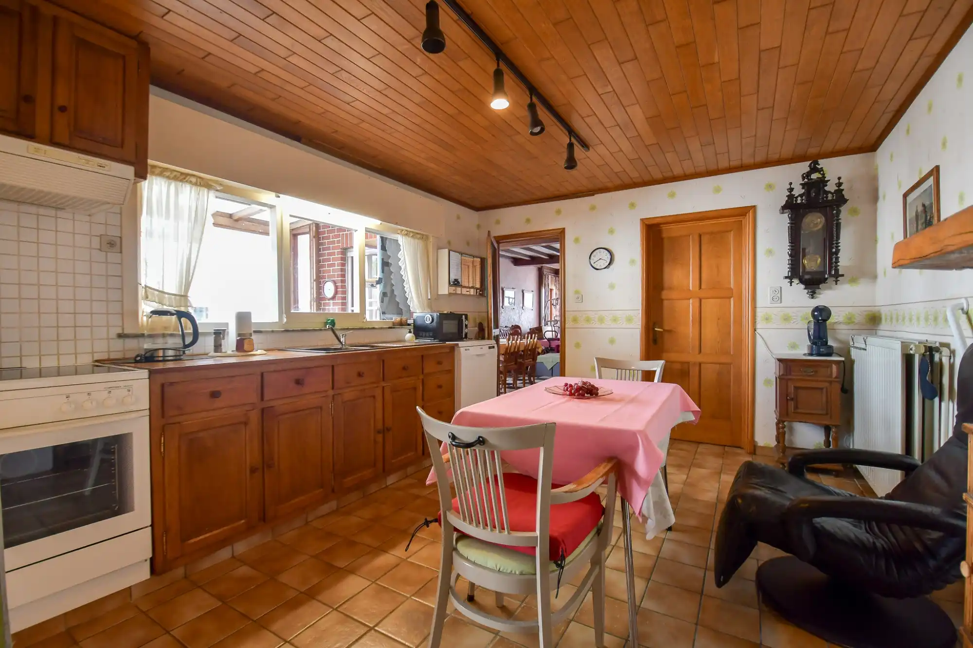 Rustig en centraal gelegen woning met landelijk uitzicht, grote garage en tuin foto 5