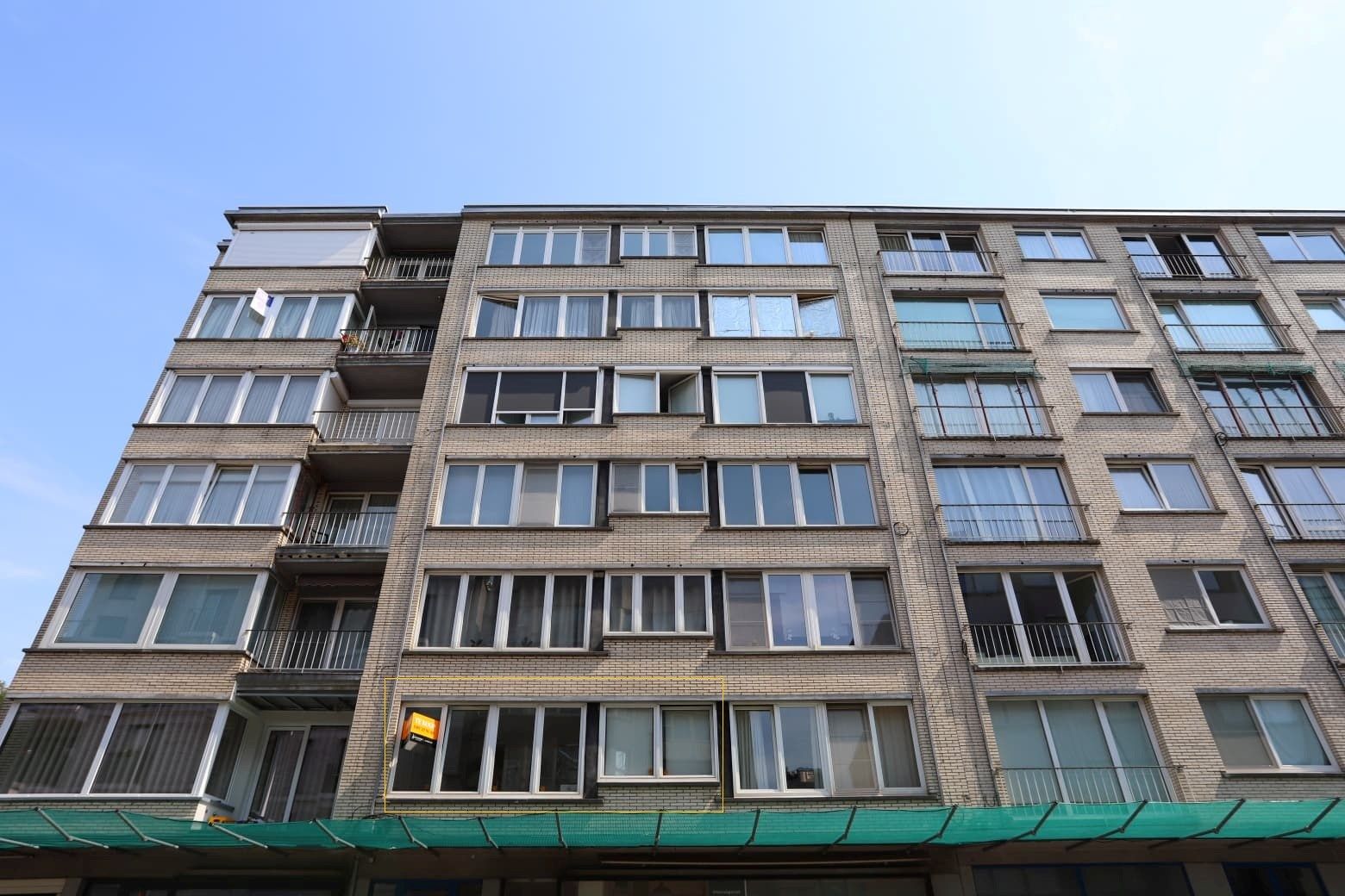 Gezellige studio met aparte slaapkamer in centrum van Genk foto 1
