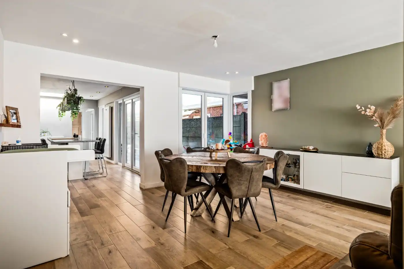 Gerenoveerde, instapklare woning met 2 à 3 slpk. en tuin foto 8