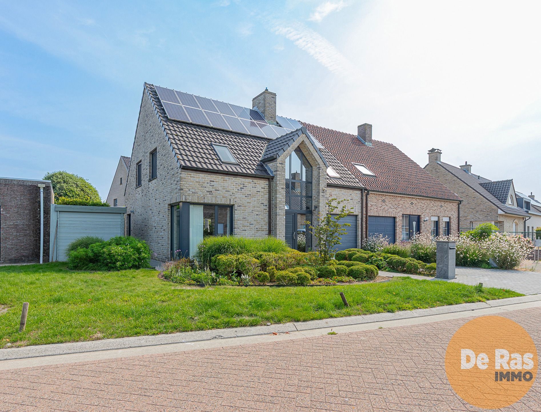 ZELE -Instapklare woning met 3 kamers op uitstekende locatie foto 2