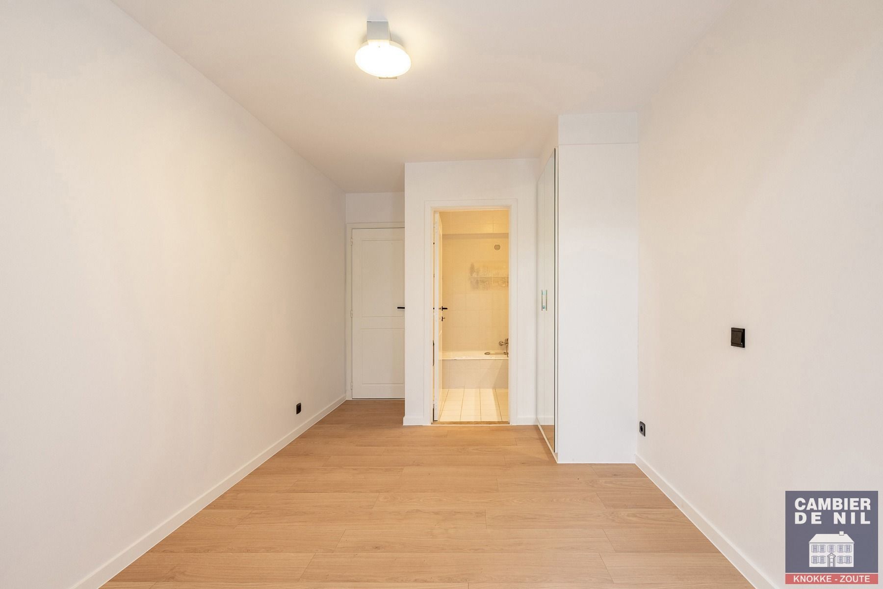 Ruim, ongemeubeld hoekappartement nabij het Albertplein  foto 20