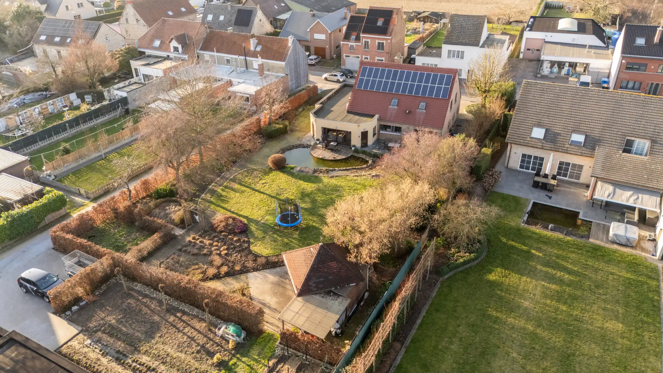 Villa met 5 slaapkamers, 3 badkamers en tuin foto {{pictureIndex}}