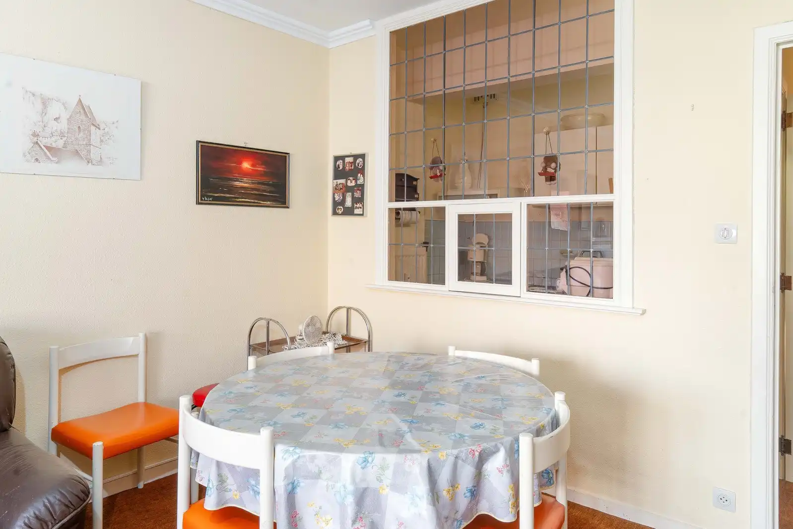 Licht op te frissen appartement op toplocatie! foto 8