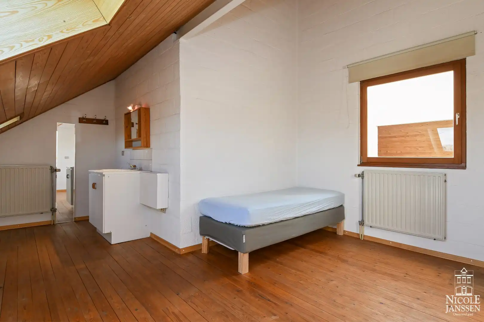 Bijzonder energiezuinige halfvrijstaande woning met diepe tuin foto 34