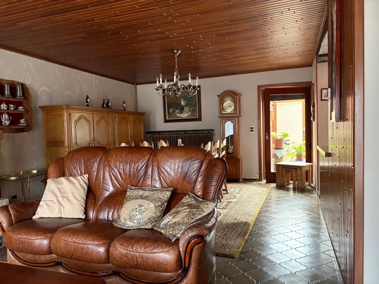 Charmante te renoveren woning foto 6