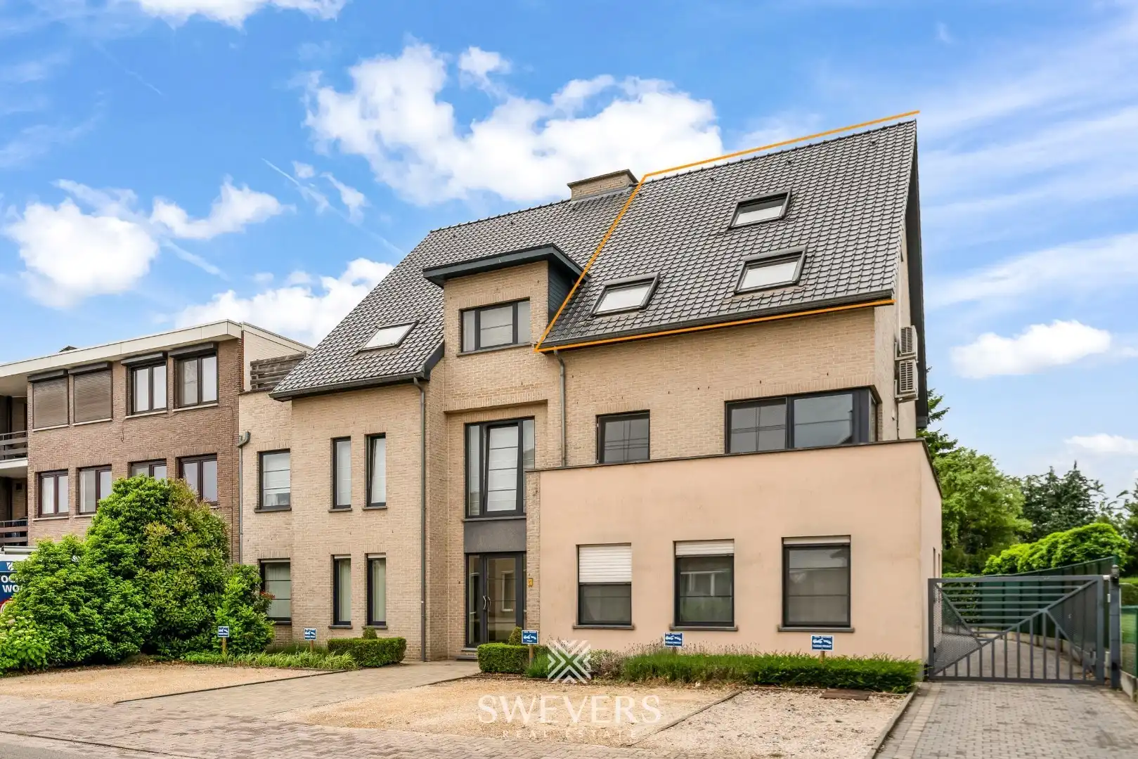 Ruim duplex appartement met 2 slaapkamers en garage foto 34