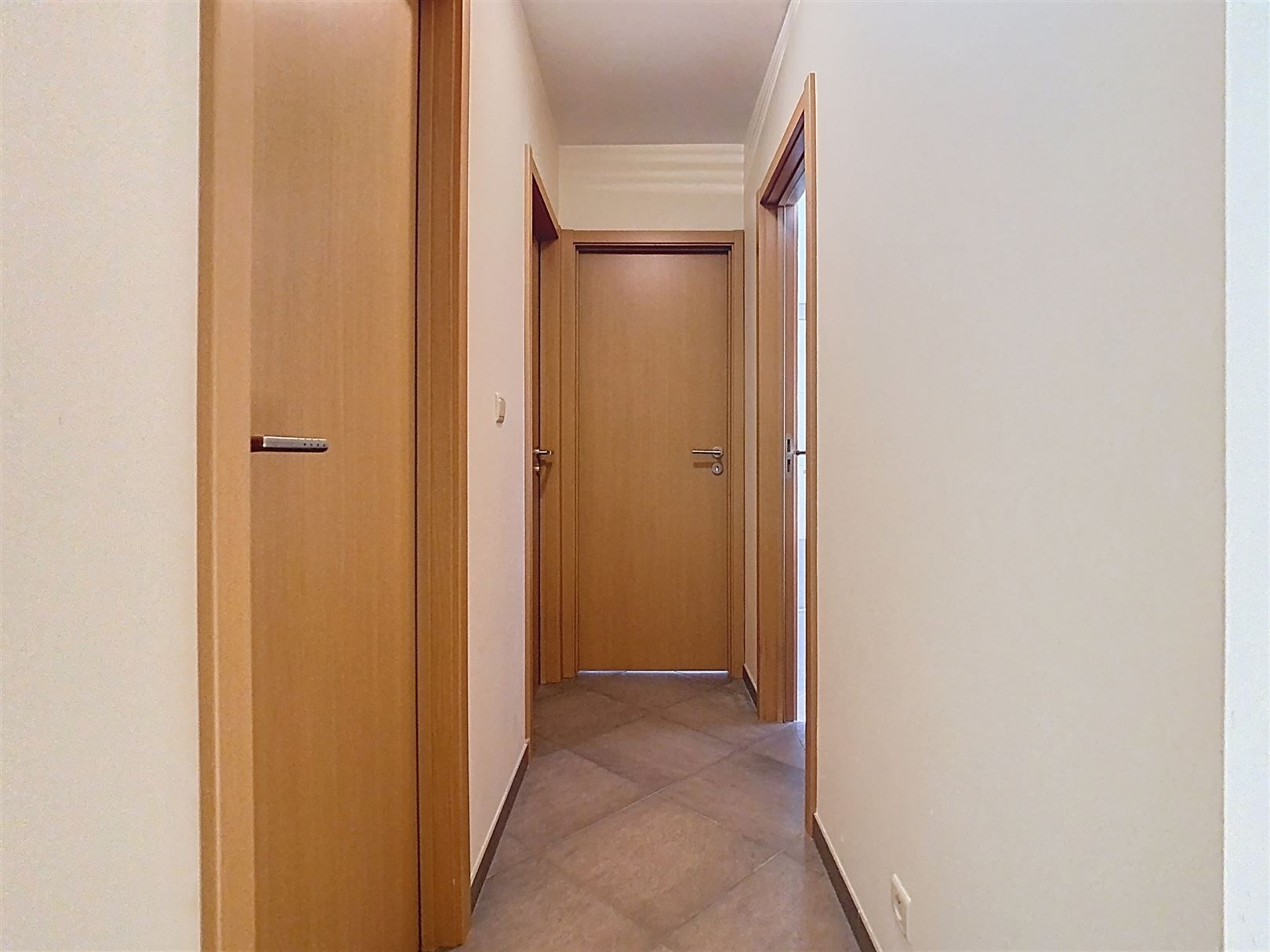 Ruim duplex app met terras, 3 slpks, parkeerplaats foto 20