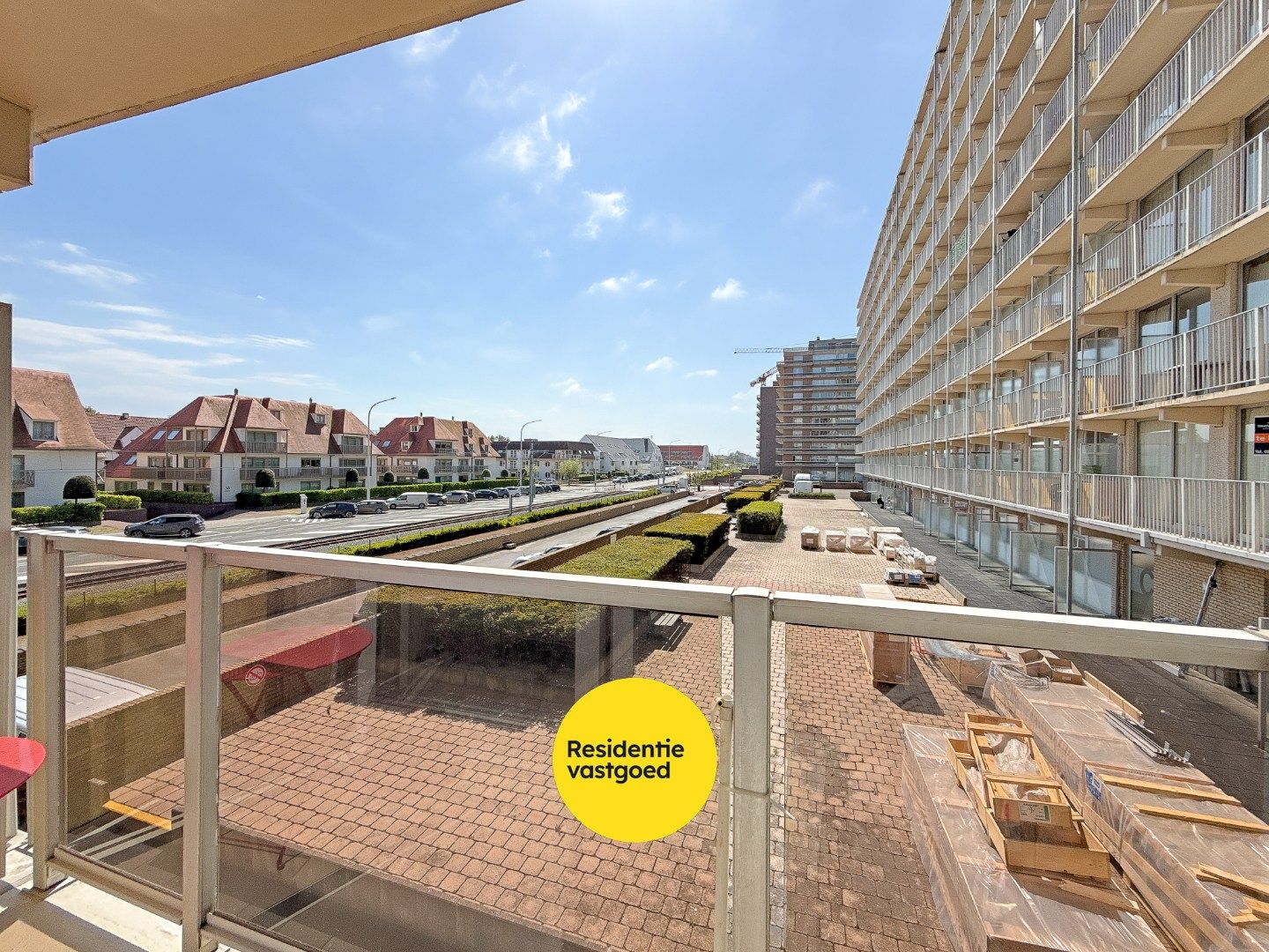 Instapklare gemeubelde studio (30 m²) met terras te Nieuwpoort-Bad. foto 4