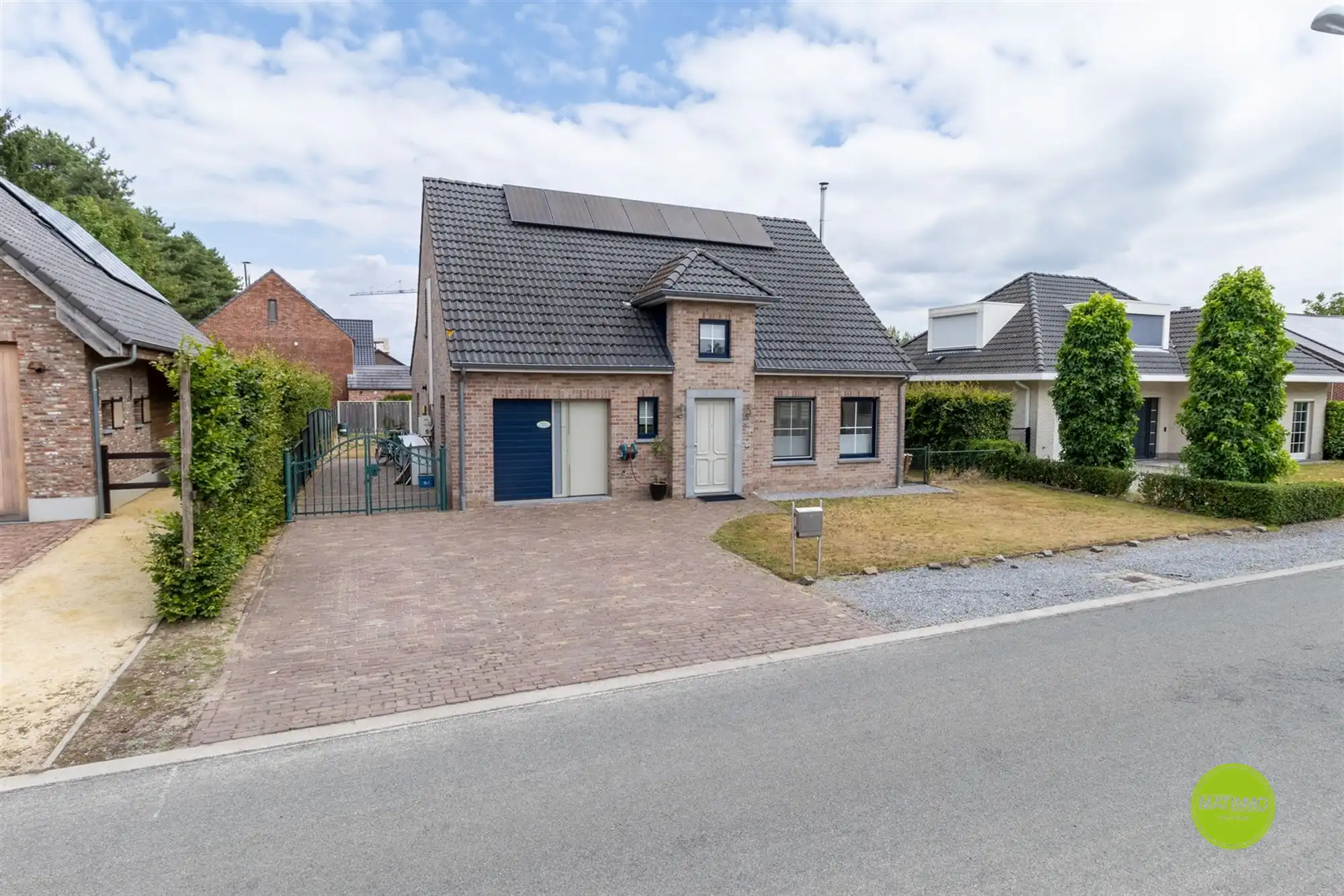 Instapklare vrijstaande woning met praktijkruimte foto {{pictureIndex}}