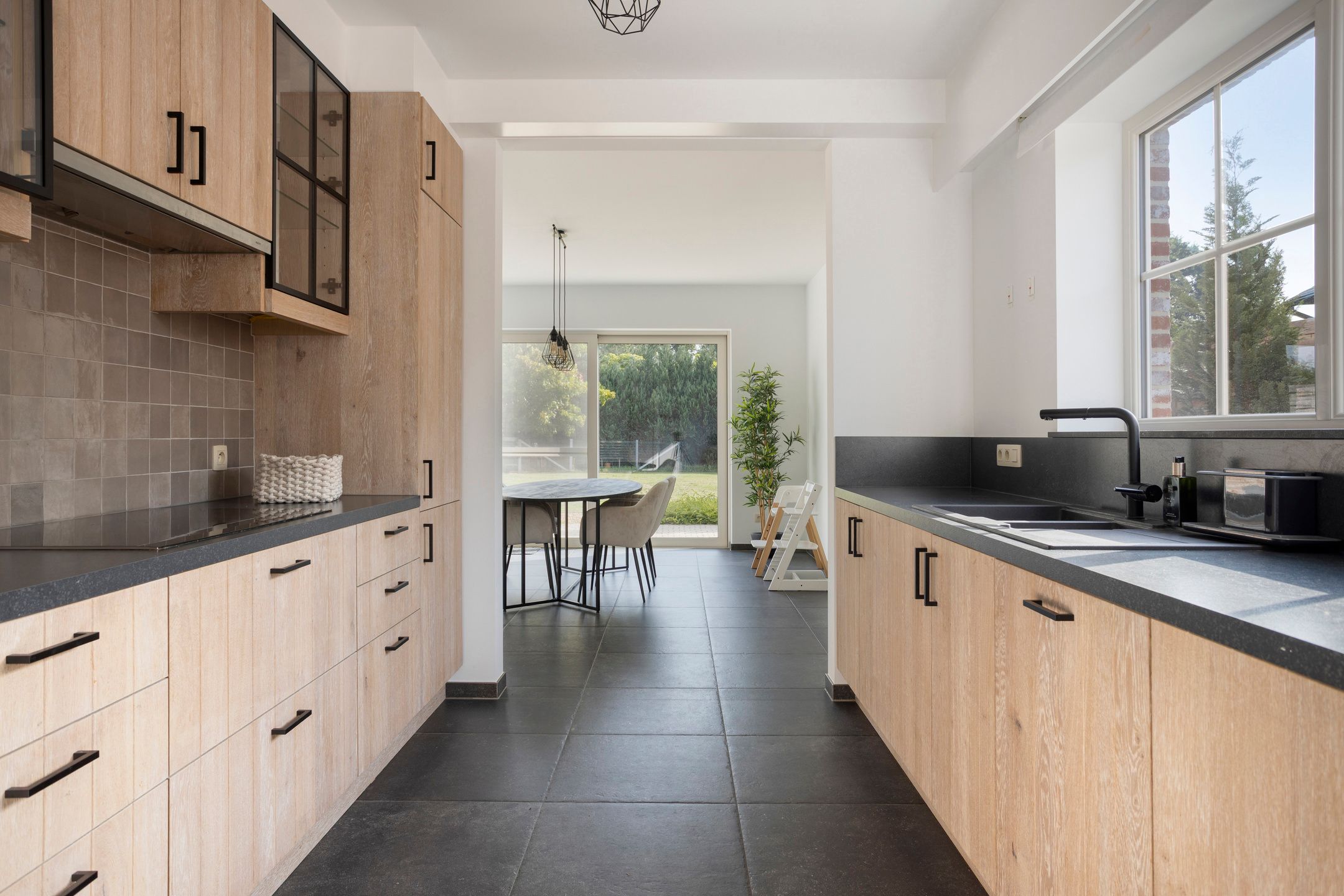 BEN woning met 4 slaapkamers, tuin & garage op toplocatie foto 7