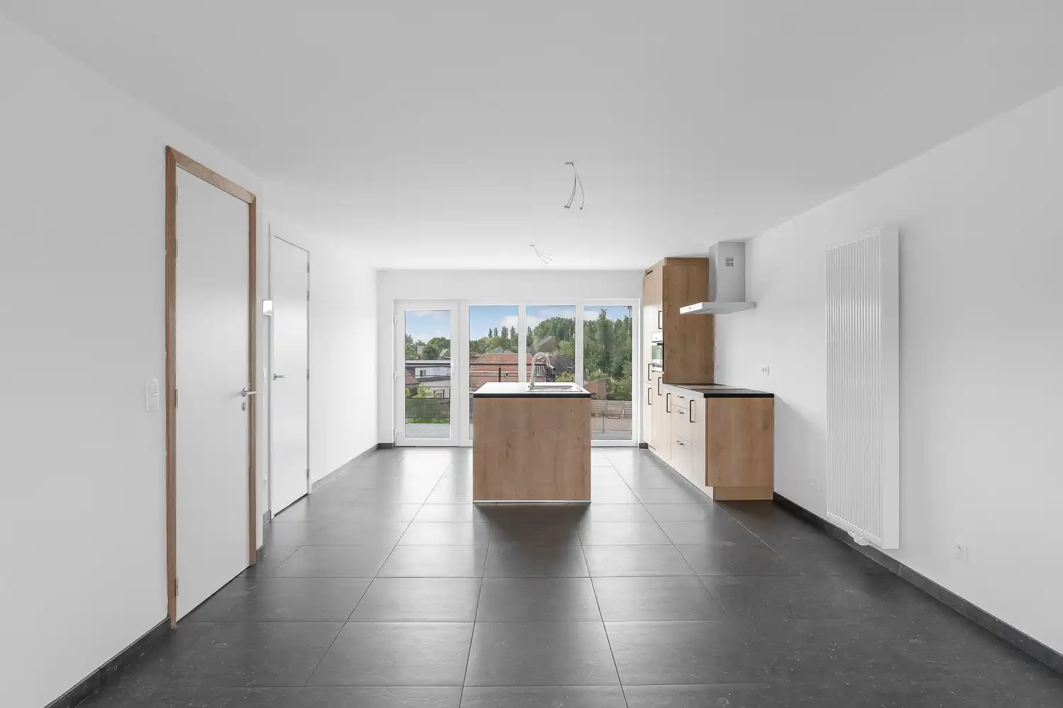 Gerenoveerd appartement met 2 slpkrs foto 3