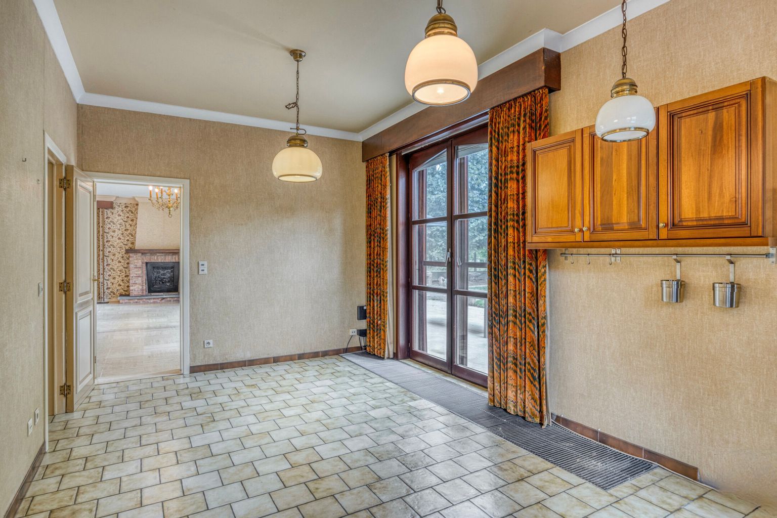 STATIGE VILLA VOOR PRIVE OF VRIJ BEROEP MET RUIME TUIN  foto 10