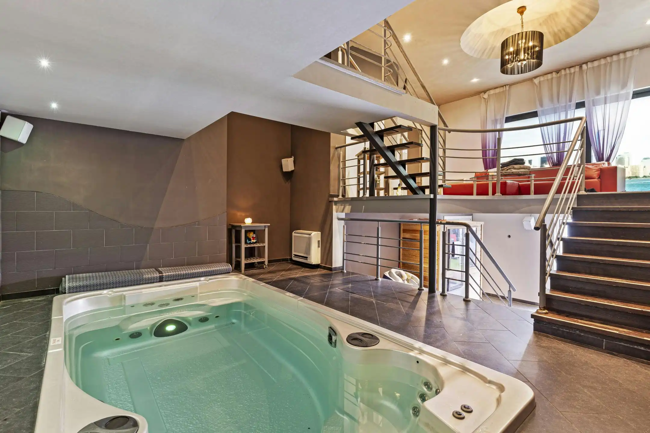 Over te nemen wellness met 3 units en 3 slpkmr appartement foto 3