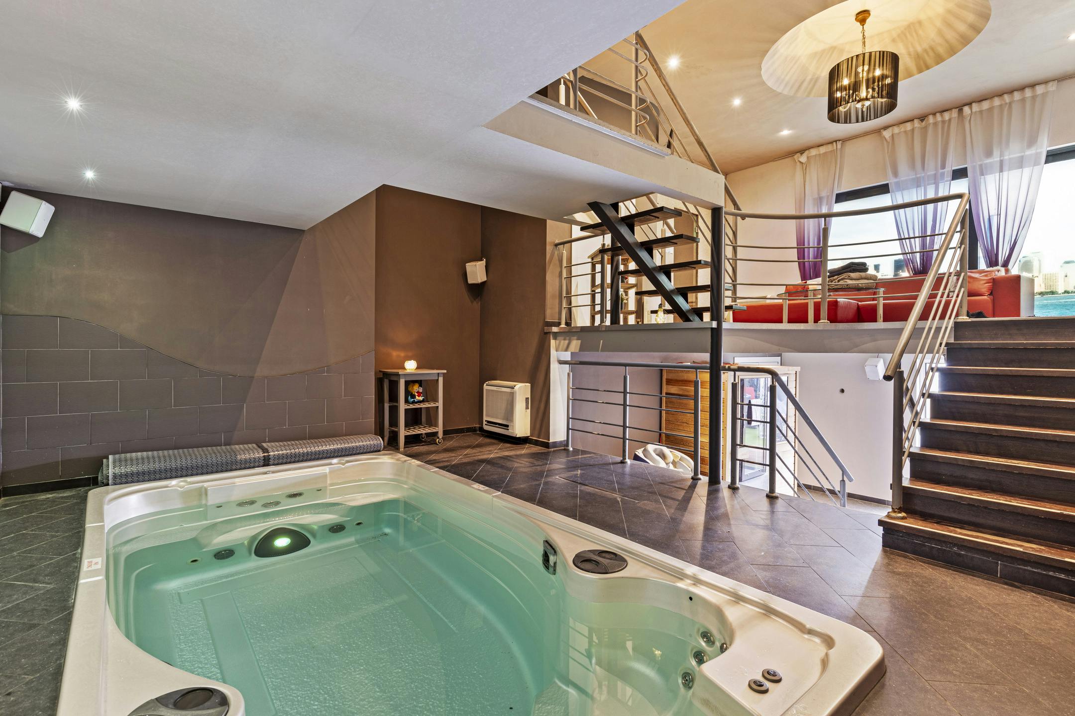 Over te nemen wellnesscentrum met 3 slaapkamer appartement foto 3