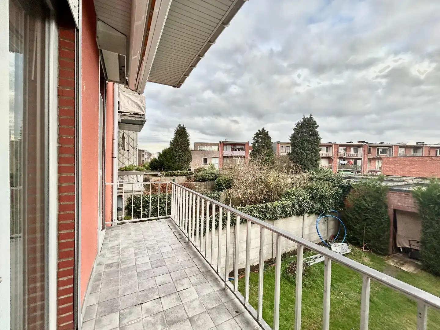 Instapklaar appartement met twee slaapkamers en terras foto 19