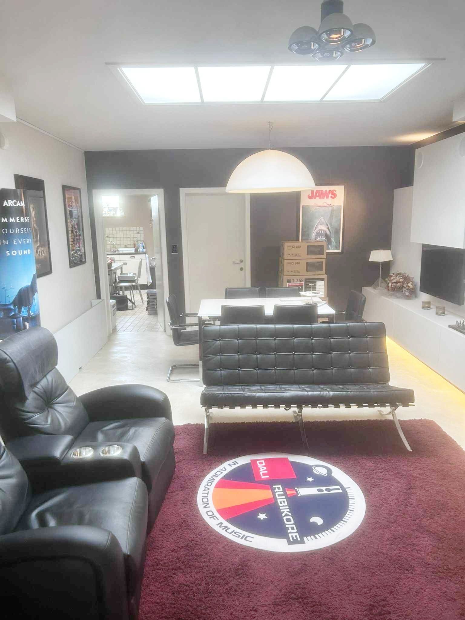 GOED GELEGEN KANTOOR OF WINKEL MET GARAGE foto 7