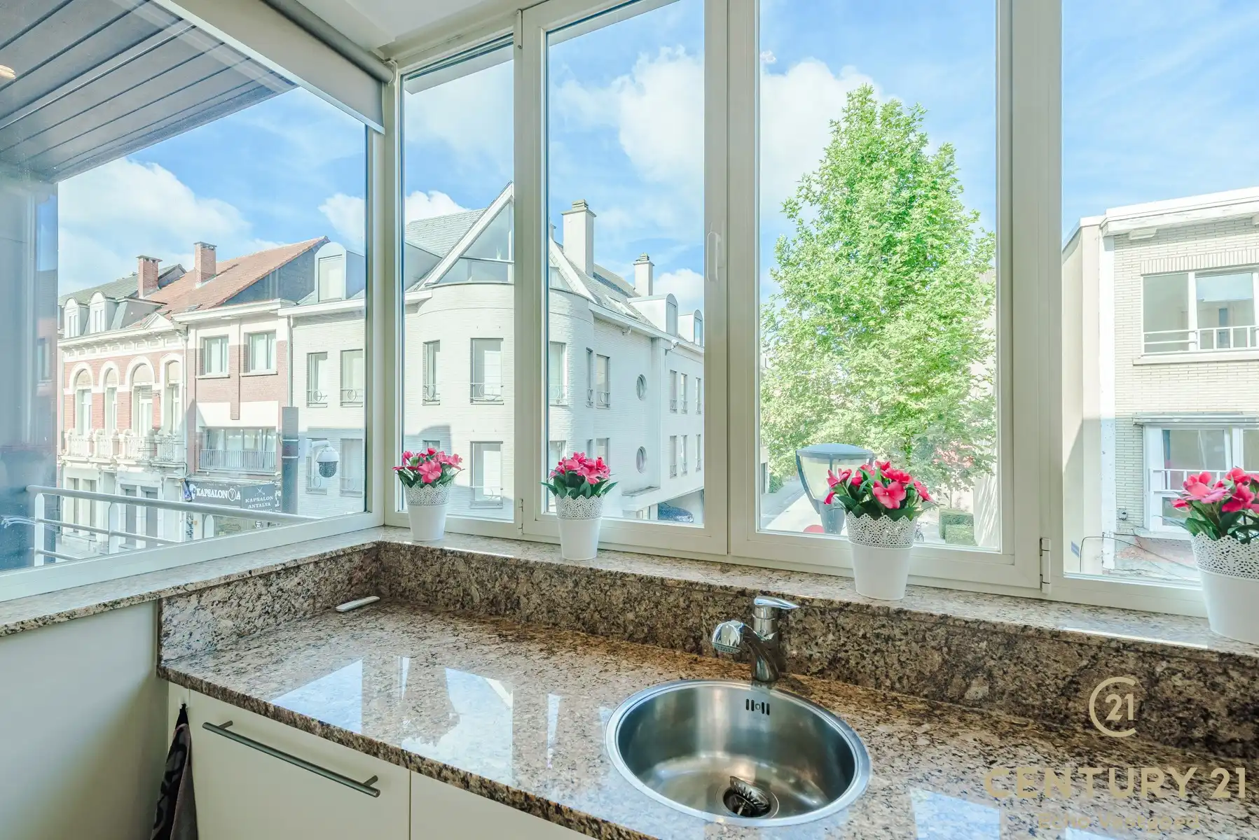 Luxe appartement met 2 overdekte terrassen én garagebox foto 10