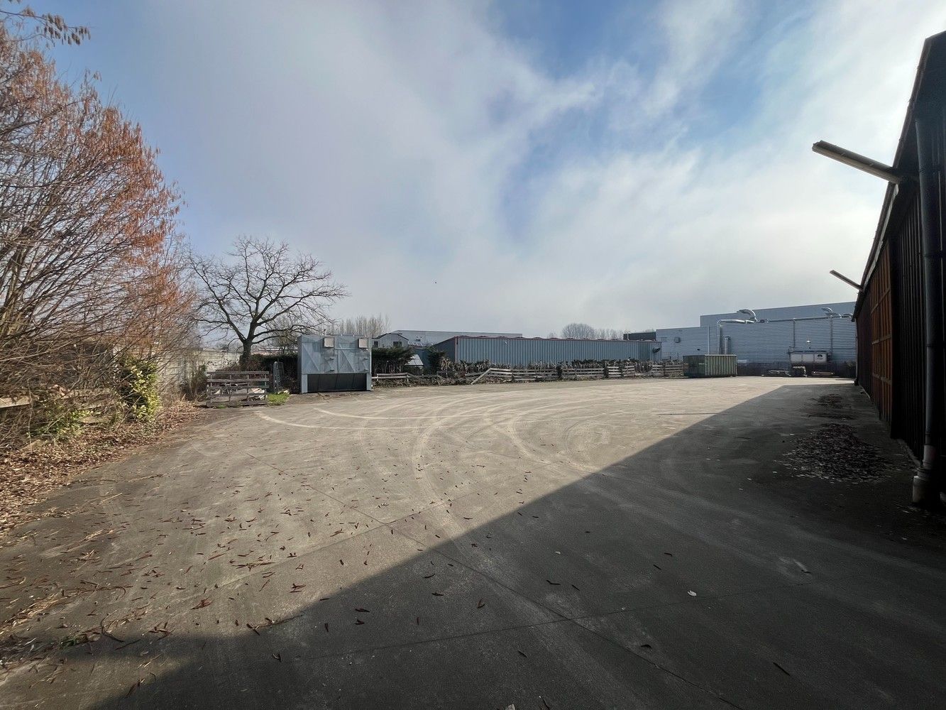 Bedrijfsgebouw met woning foto 8