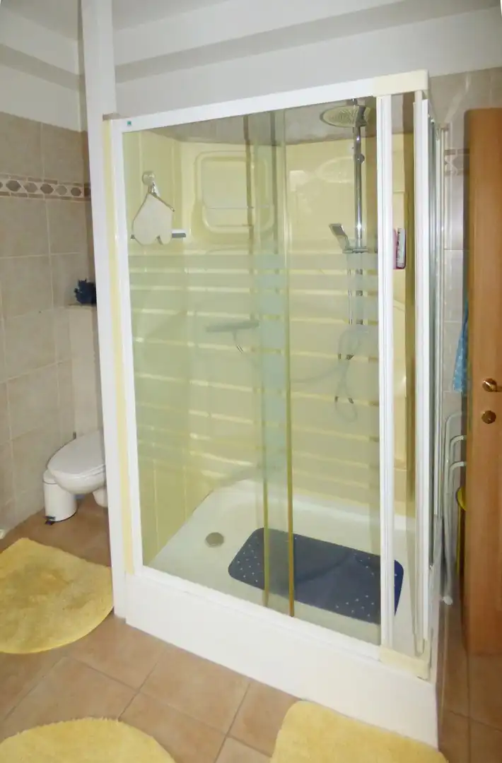Zeer ruim appartement met garage nabij centrum Borgloon foto 13