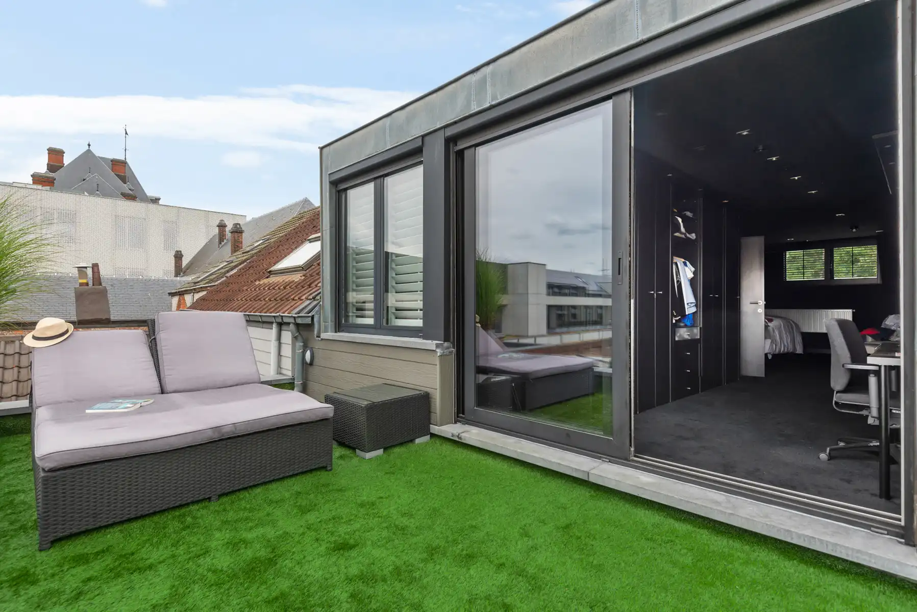 Degelijk gerenoveerde woning aan de Vesten te Lier. foto 13