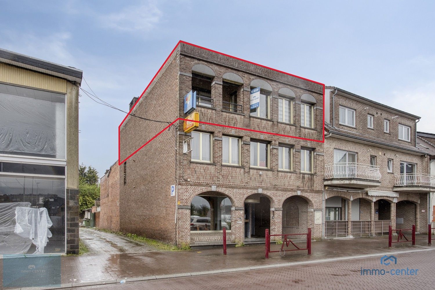 Volledig gerenoveerd 2-slpk appartement met groot terras – Tweede verdiep zonder gemeenschappelijke kosten foto 2