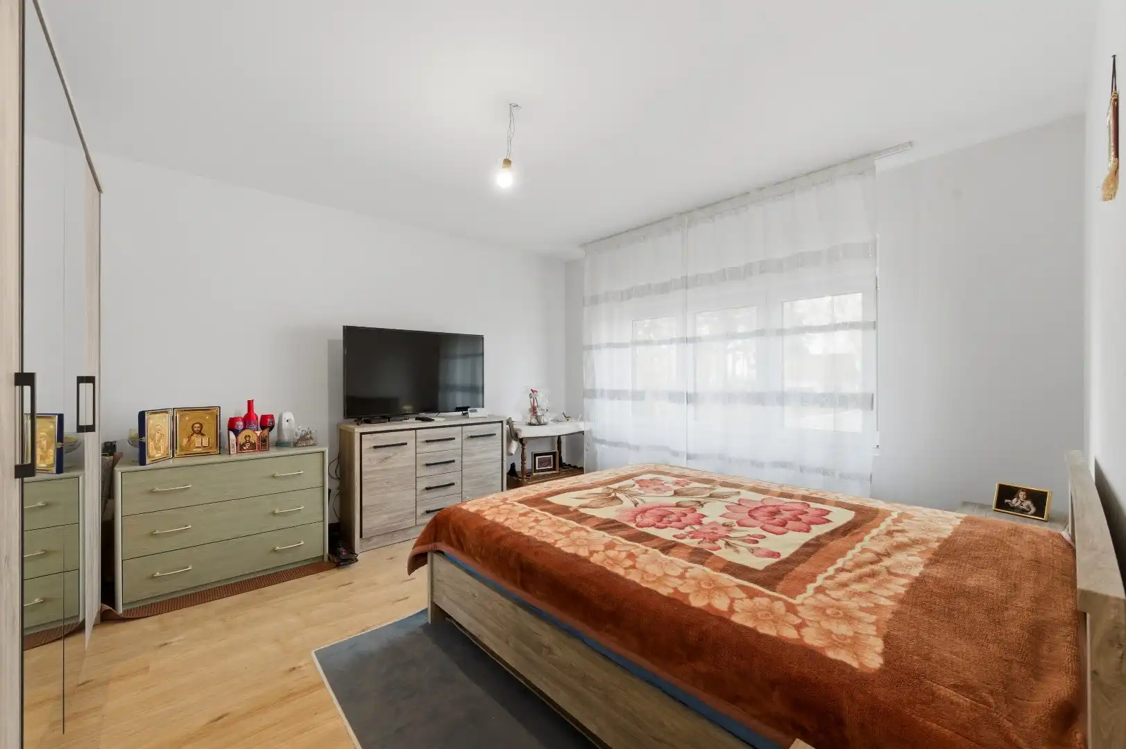 Instapklare halfopen bebouwing met 2 slaapkamers en ruime tuin foto 13