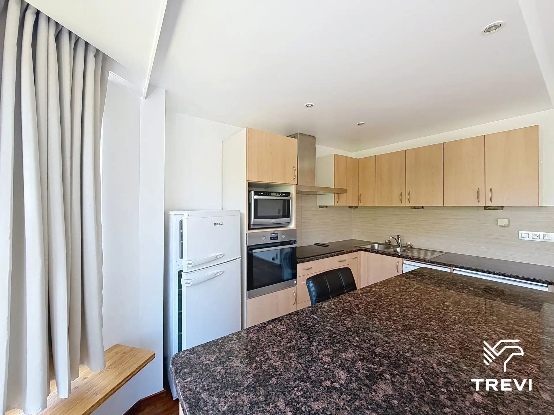 SINT-KATELIJNE – Appartement met 1 slaapkamer + bureau! foto 4