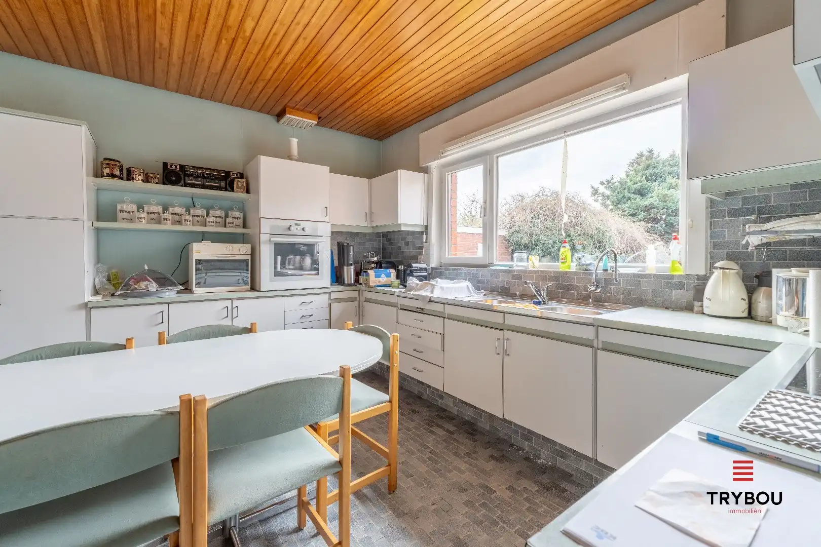 Ruime woning met winkelruimte, loods (optioneel) en garage  foto 8