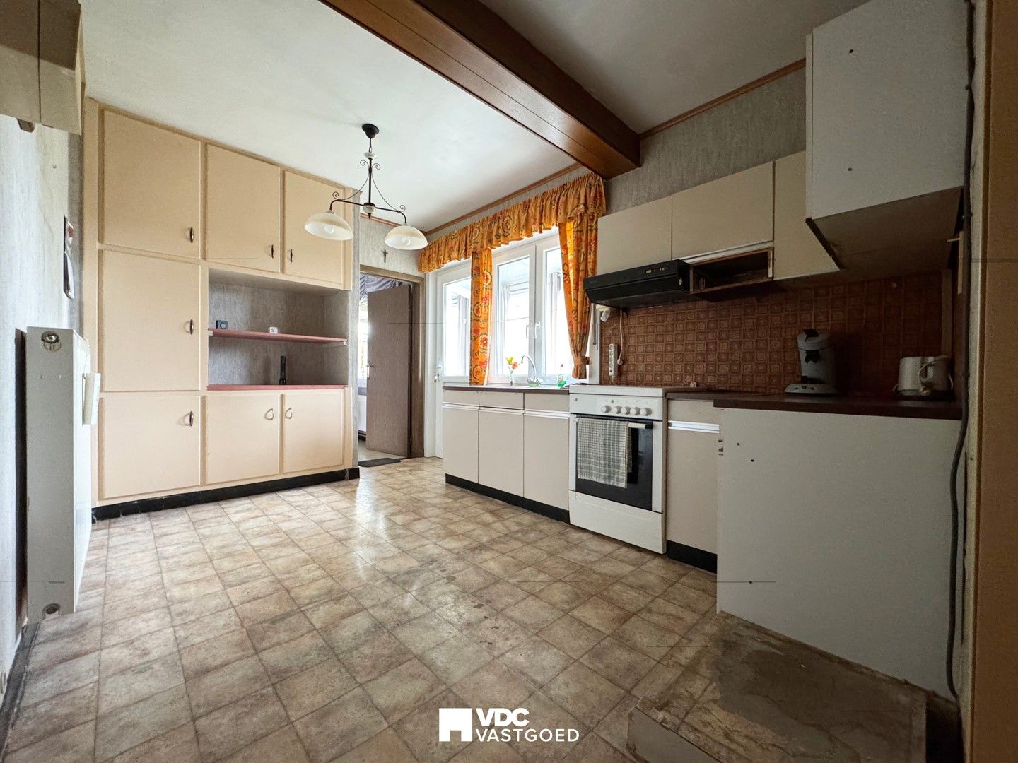 Te renoveren woning met uniek uitzicht op de velden foto 8