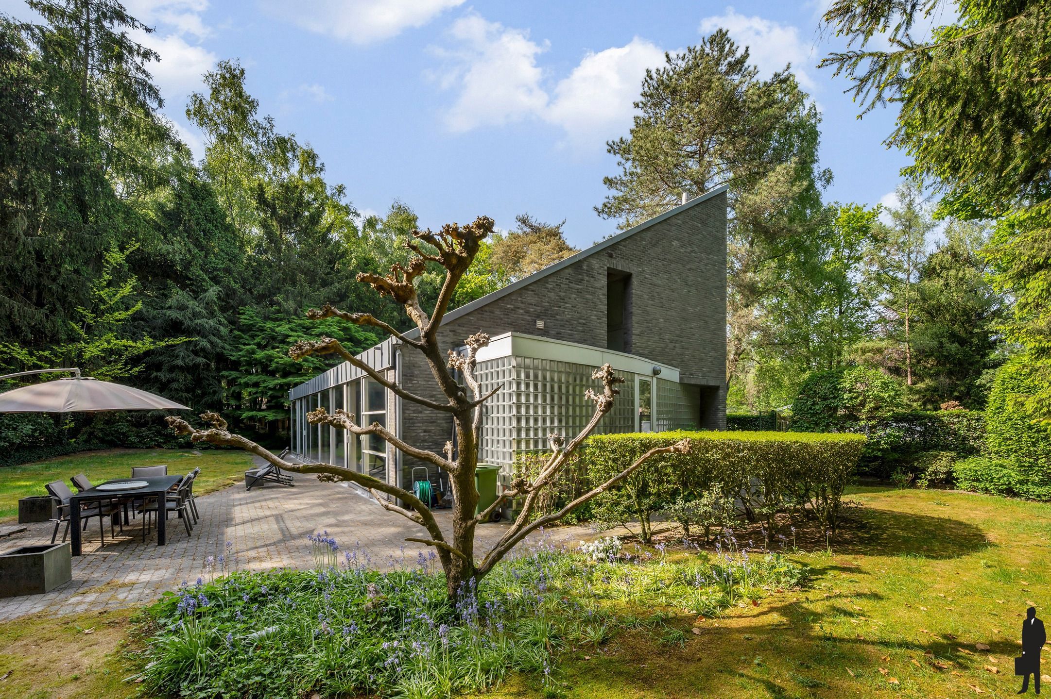 Moderne woning op perceel van ca. 3.500m² foto 30