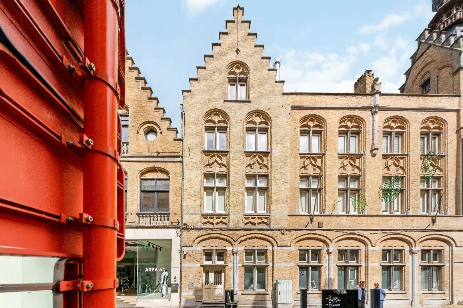 Uniek triplex met zonneterras van 75 m² in hartje Ieper foto 2