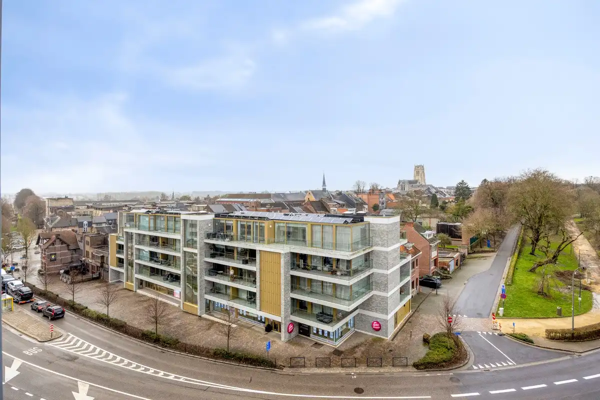 Ruim appartement met twee slaapkamers en garagebox aan de stadsrand foto 9