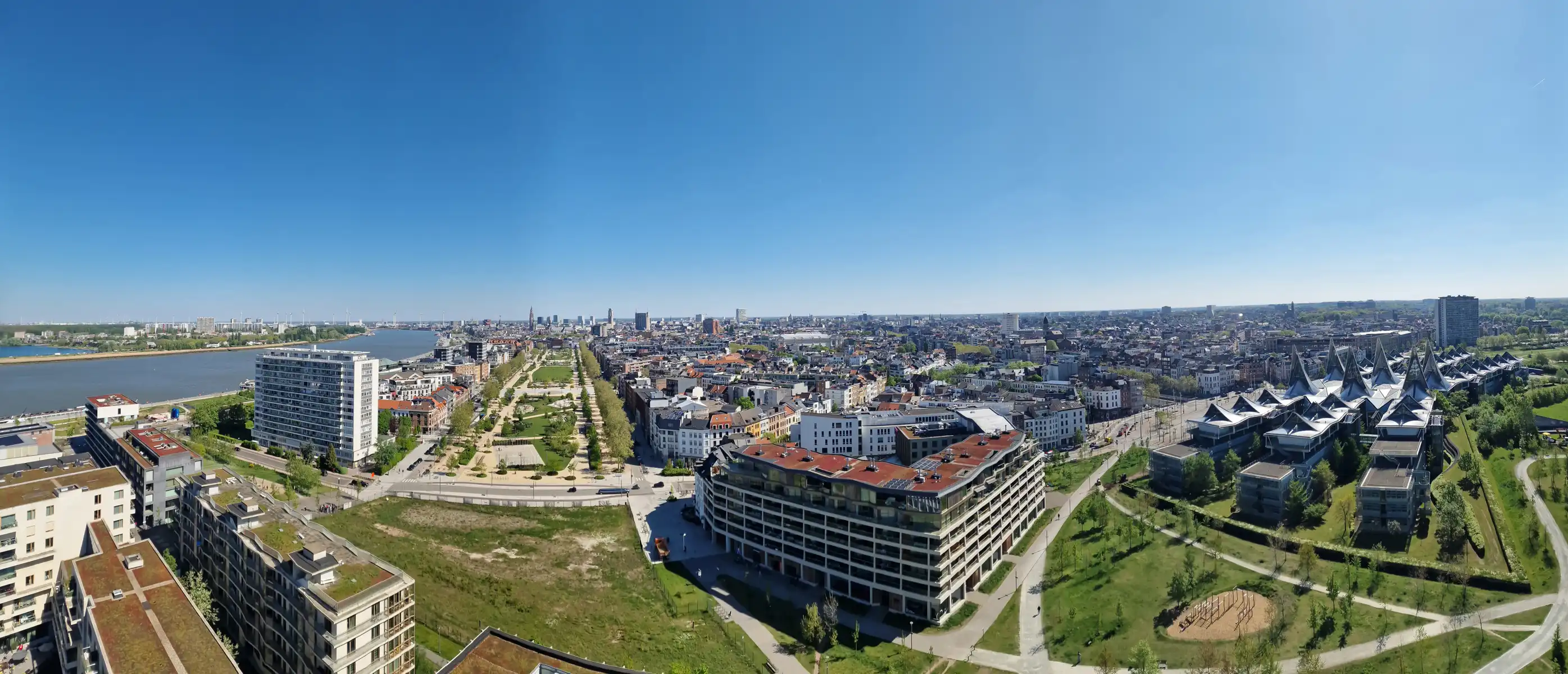 Lichtrijk 1 slpk app. met mooi terras en zicht op park foto {{pictureIndex}}