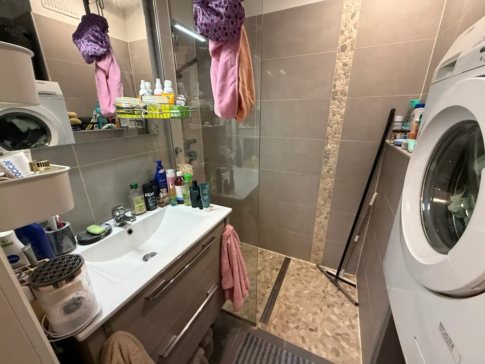 Lichtrijk 1-slaapkamerappartement met terras in Jette foto 6