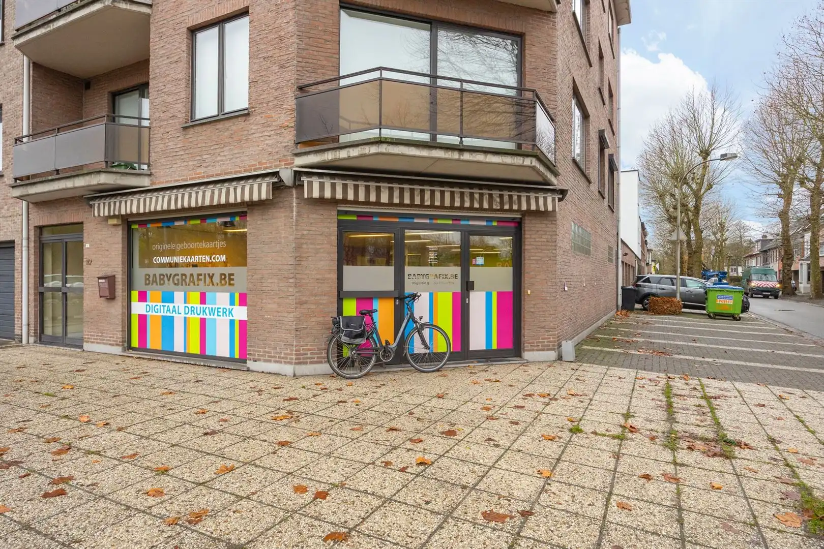 Commercieel  hoekpand over KLINA foto 3