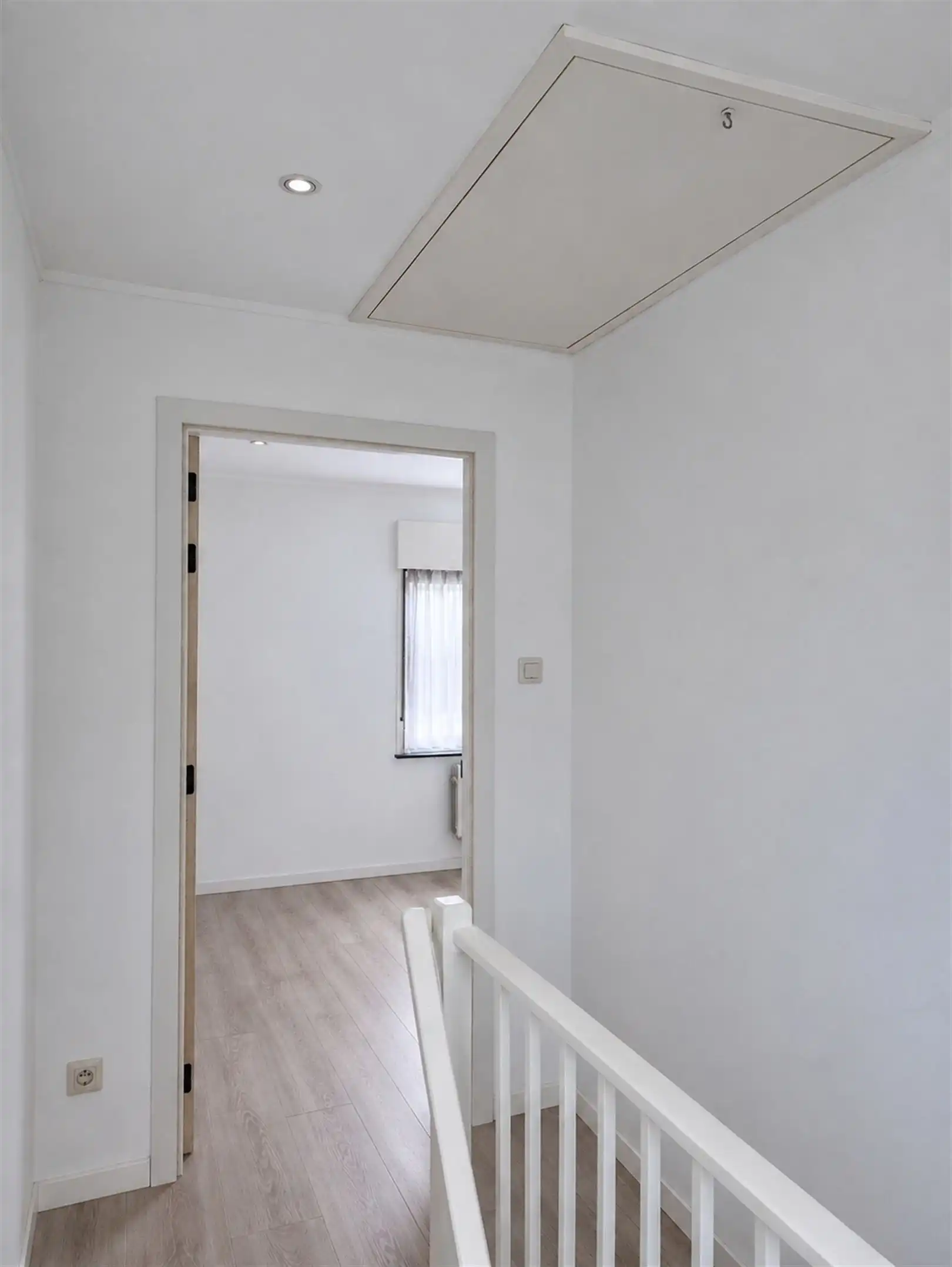 Eigentijdse woning, optimaal wooncomfort met eigentijdse look and feel. Heel energiezuinig dankzij grondige totaalrenovatie. foto 16