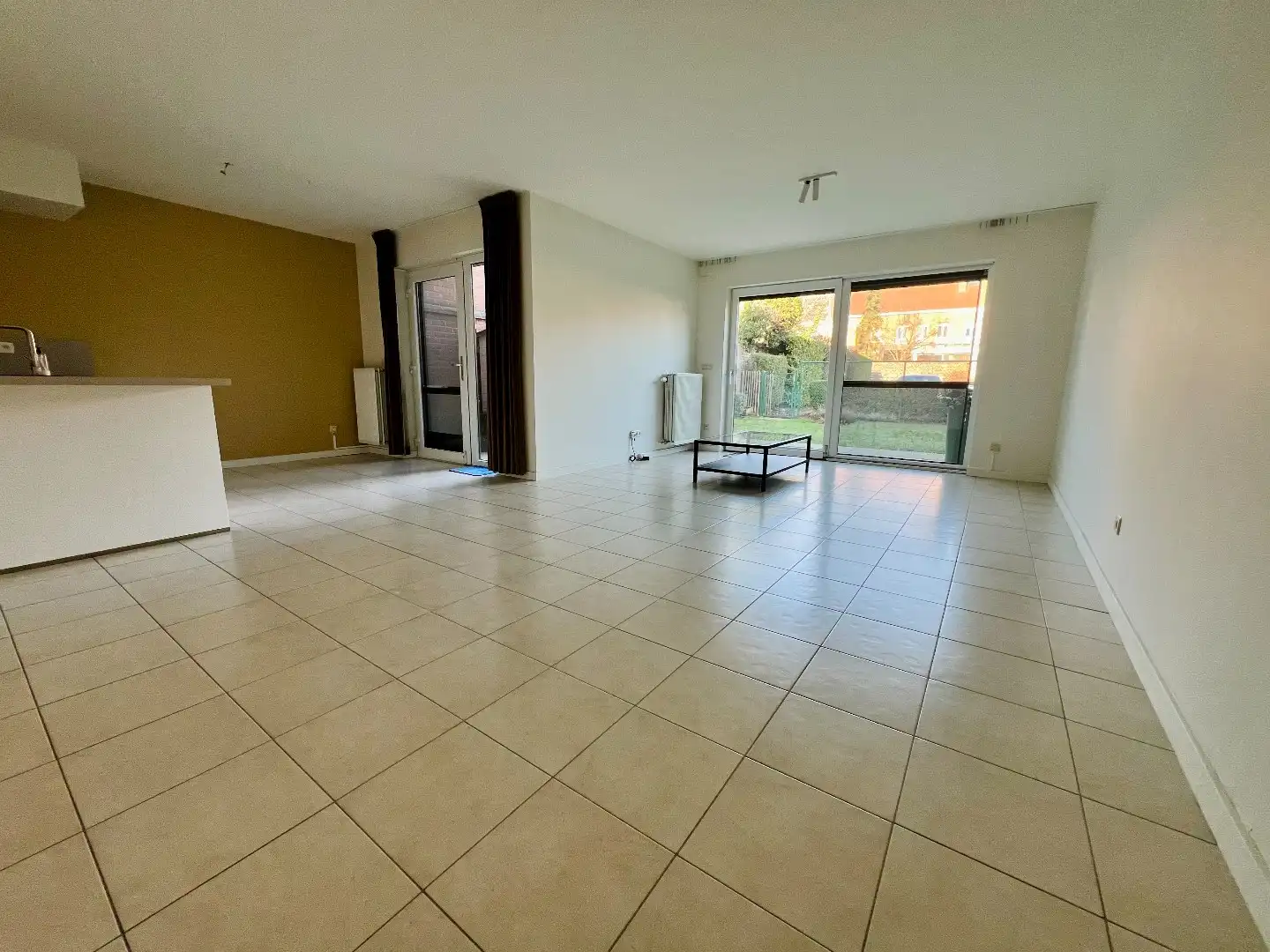 Gelijkvloersapp. met 2 slpks, terras, tuin en  autostaanplaats  foto 4