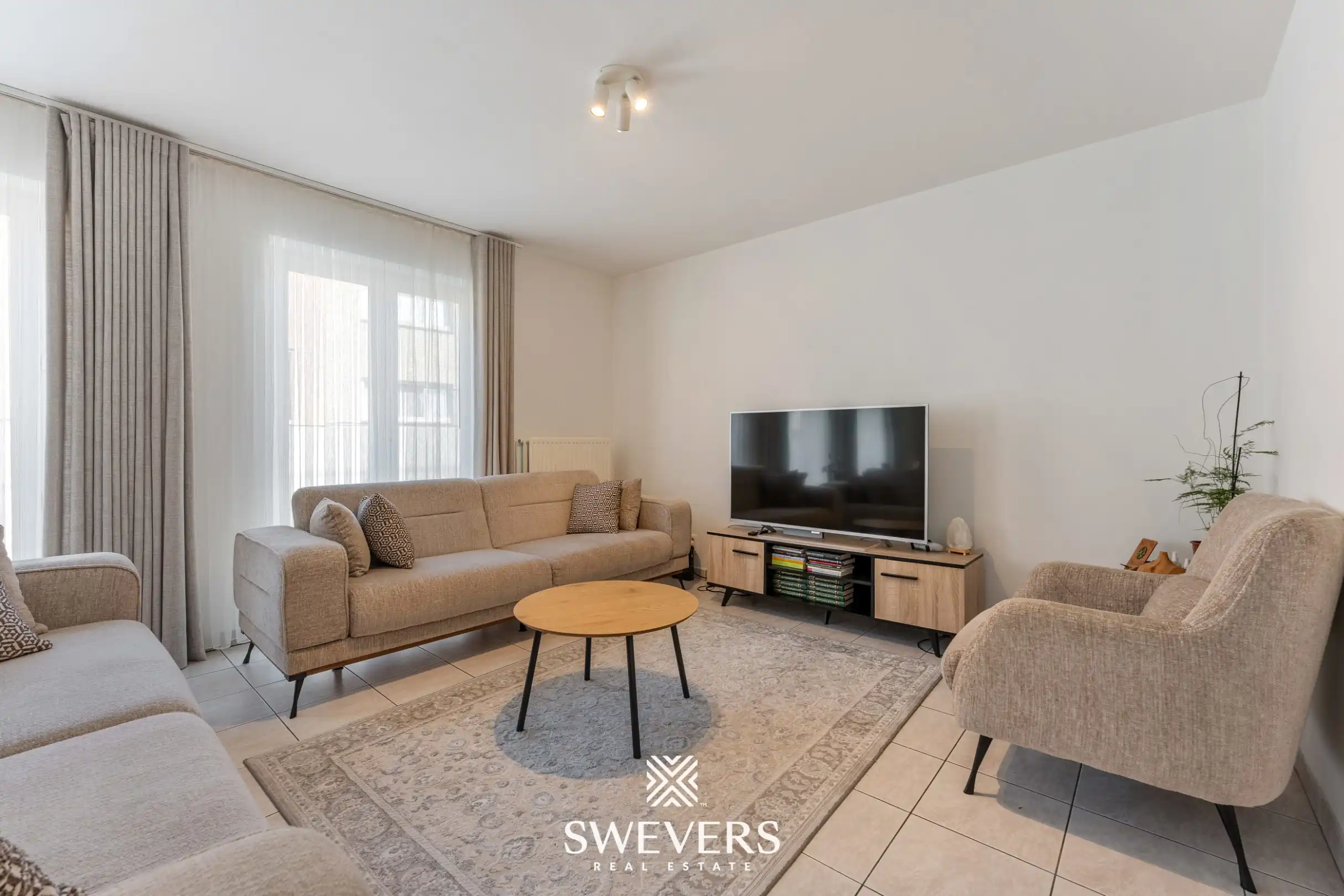 Gerenoveerd 2-slaapkamerappartement met ZW-terras vlak bij Hasselt centrum foto 2