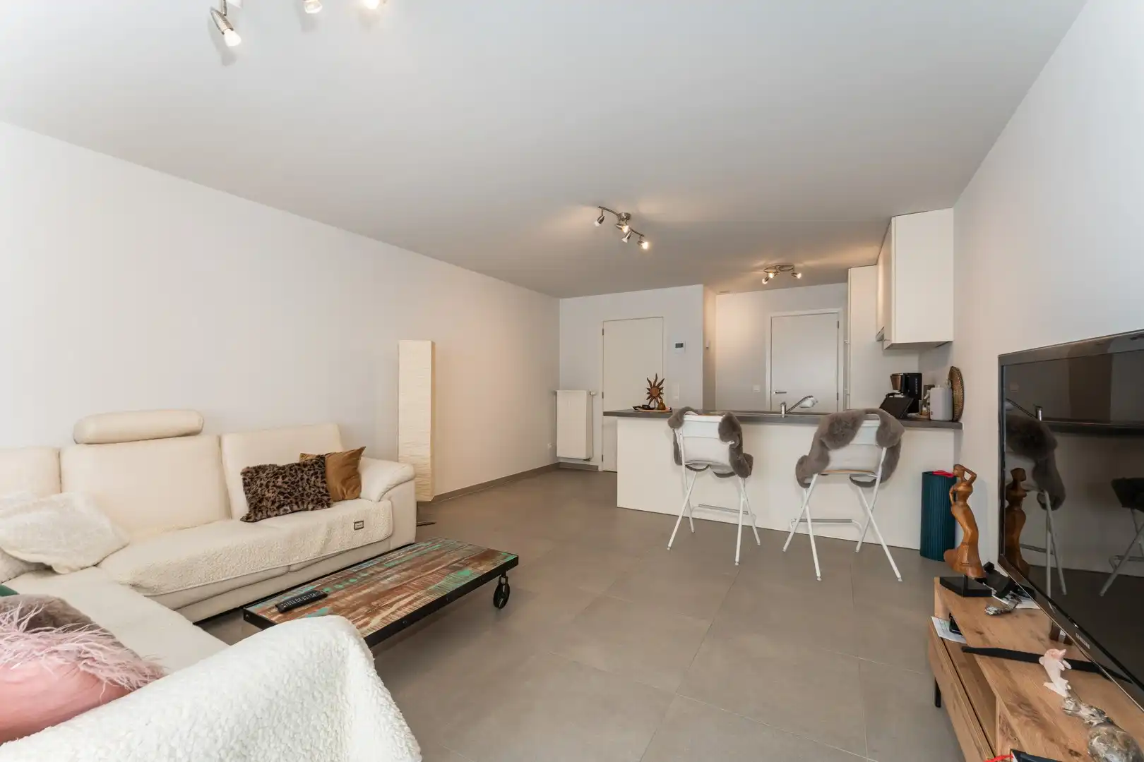 Goed onderhouden en energiezuinig 2-slaapkamerappartement aan station Aalter foto 5