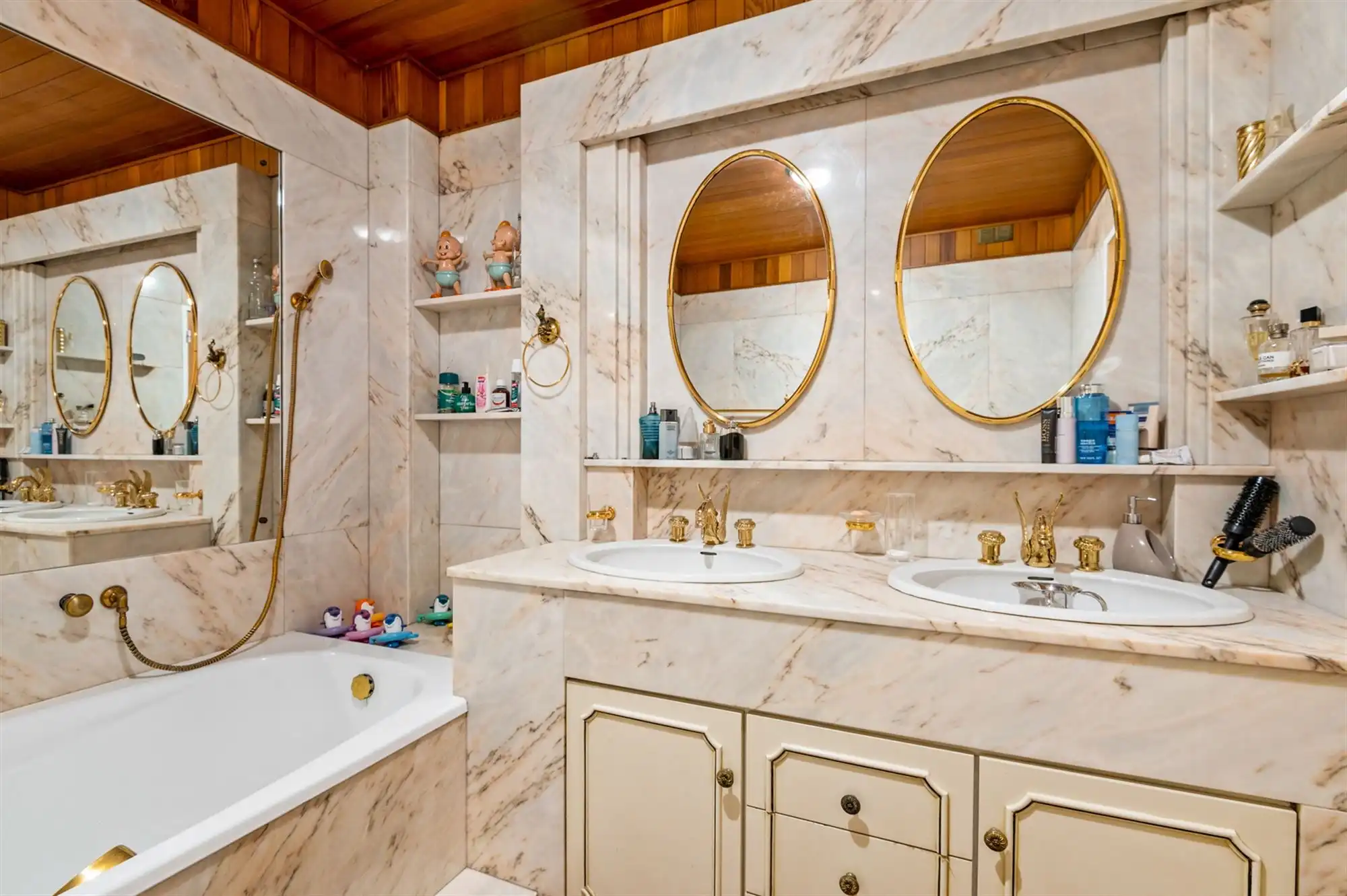 Ruim 3-slpk appartement met prachtig uitzicht op het Stadspark foto 16