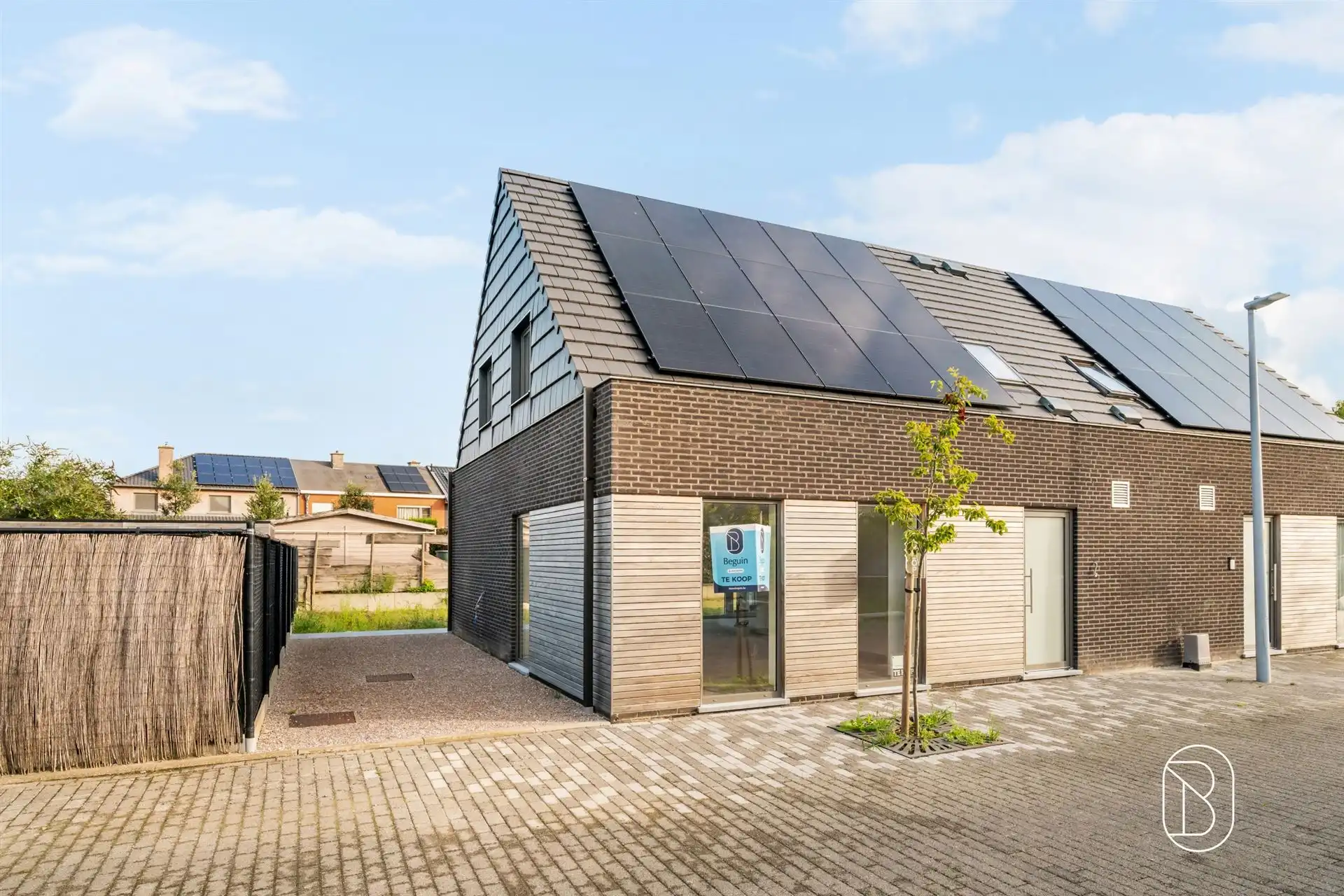 Energiezuinige nieuwbouw met 3 slk, oprit en zonnige tuin! foto 2