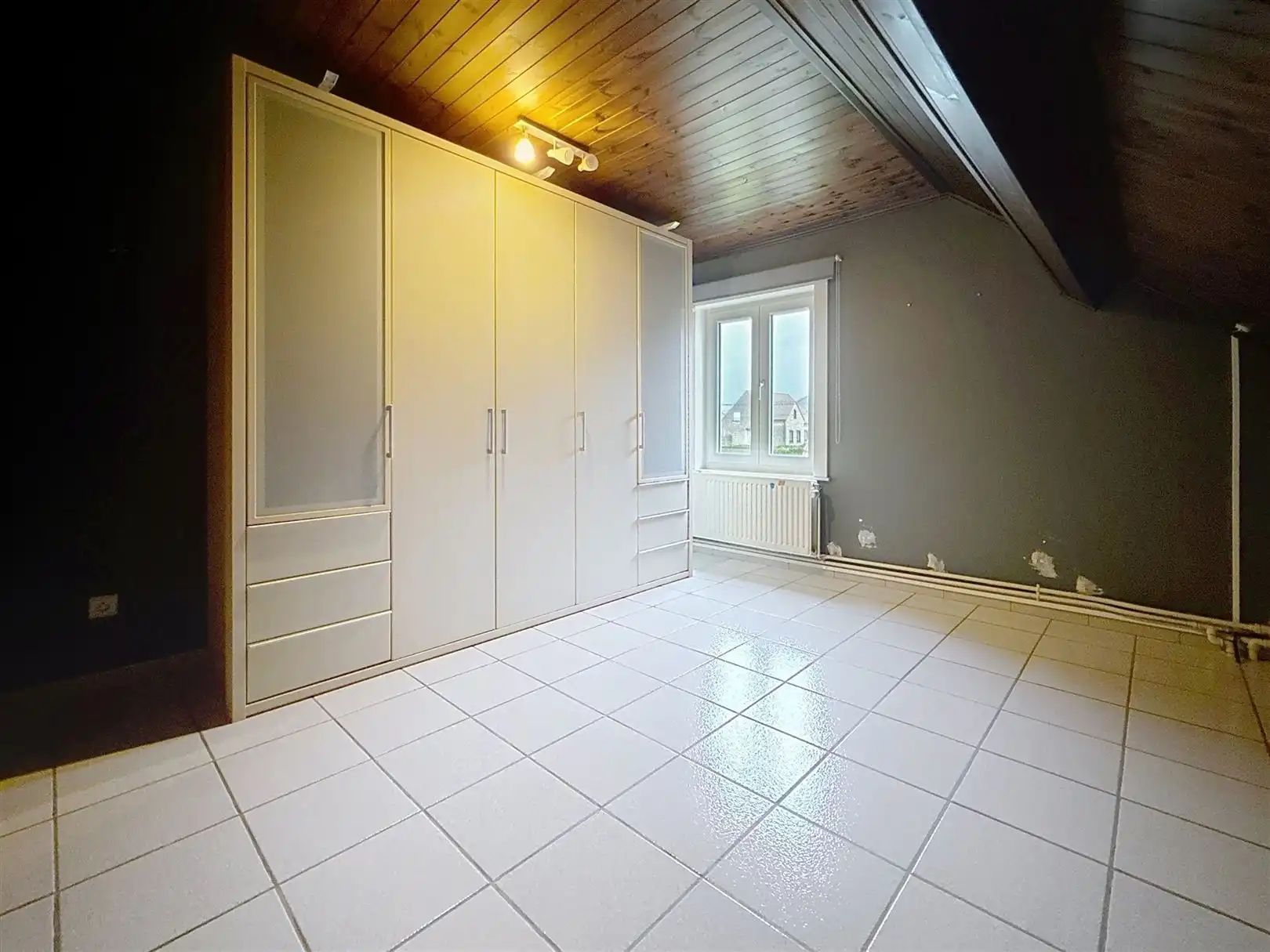 Ruime open bebouwing met 4 slpks, veranda, tuin, garage, 8a  foto 51