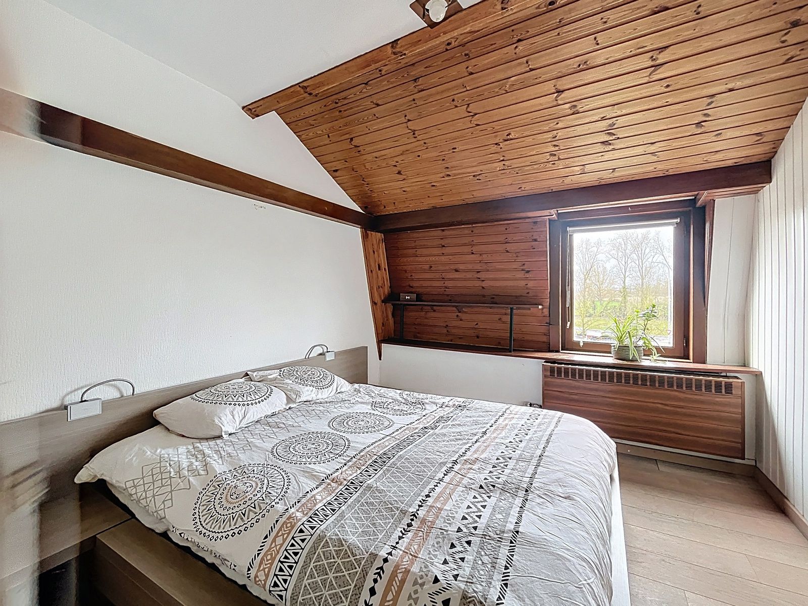 Instapklare woning met 5 slpks - tuin mét zwembad en sauna foto 14