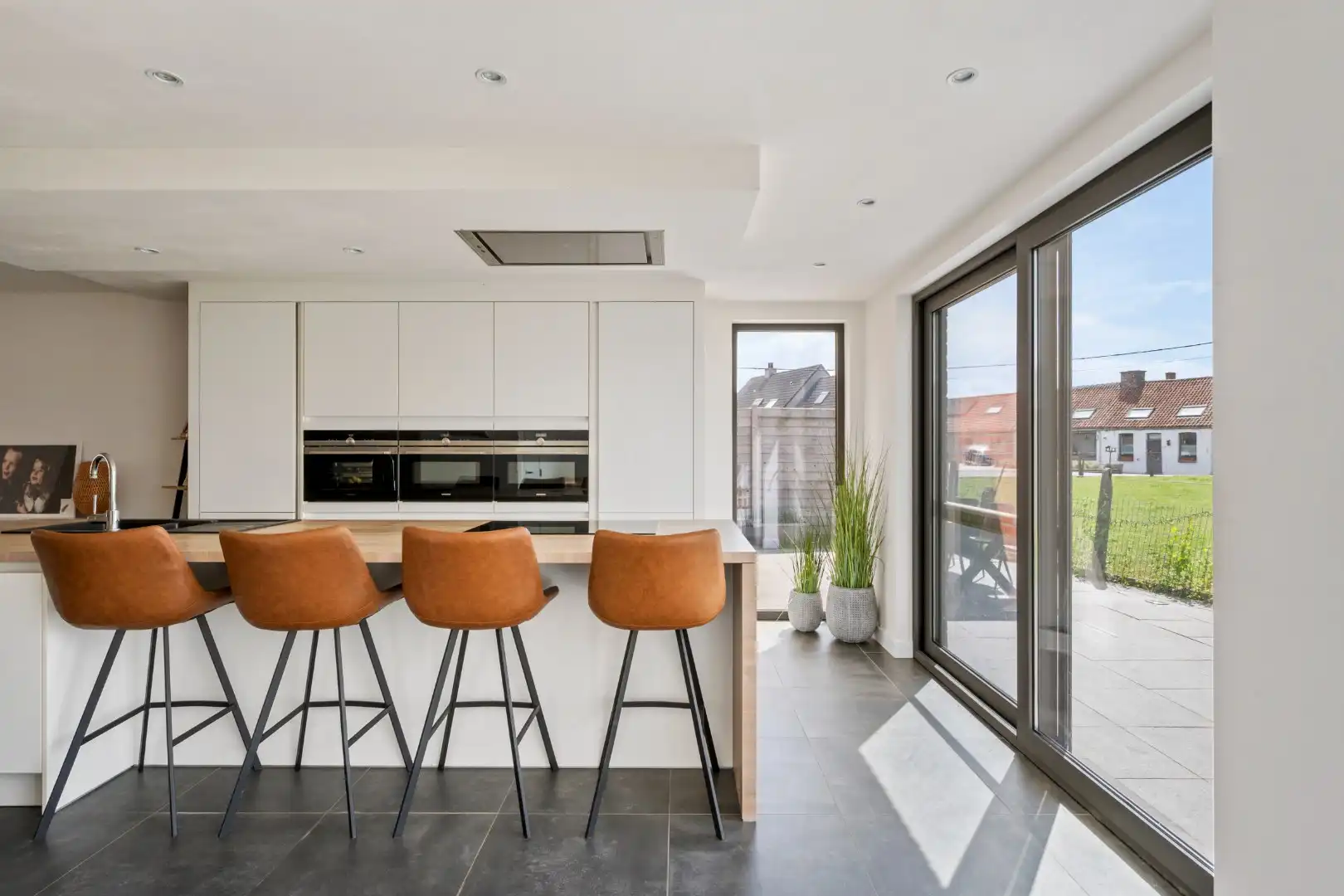Instapklare halfopen woning met garage, tuin en bijgebouw in Moorsele foto 5