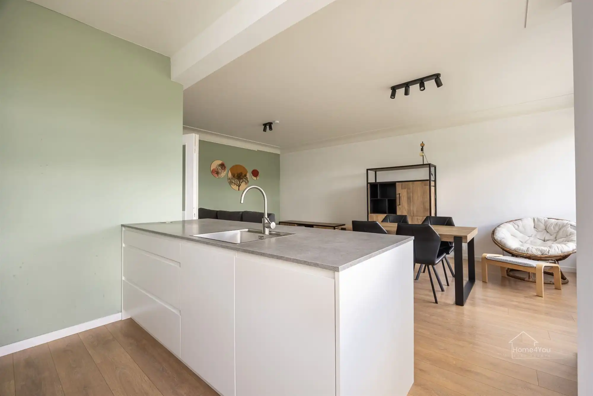 Instapklaar gerenoveerd appartement met parkzicht. foto 7
