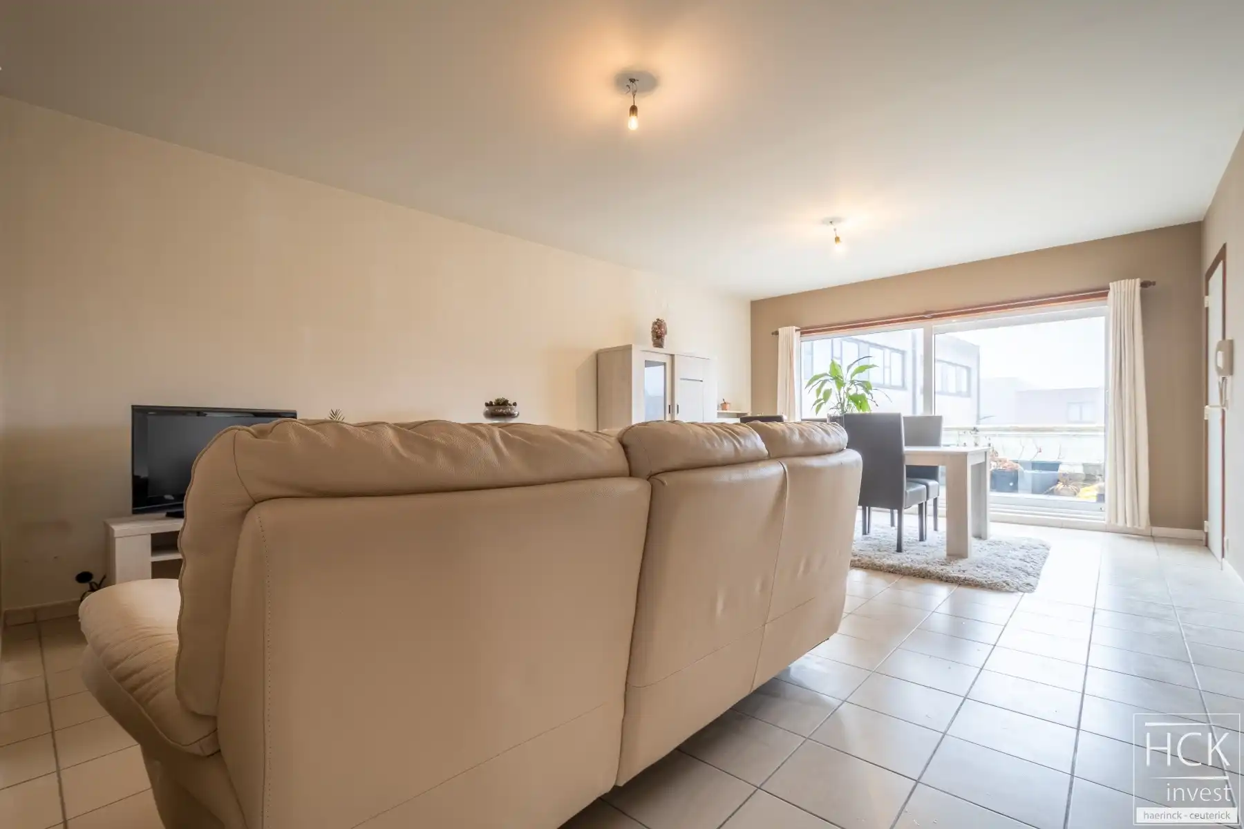 KRUISHOUTEM - Ruim appartement met 2 SLPK. en ruim terras, GEEN SYNDIC! foto 3