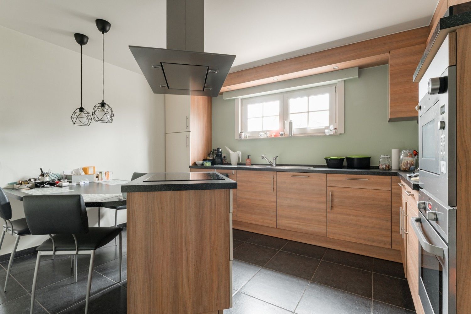 Rustig gelegen 3 SLK woning in een doodlopende straat tussen de weilanden! foto 8