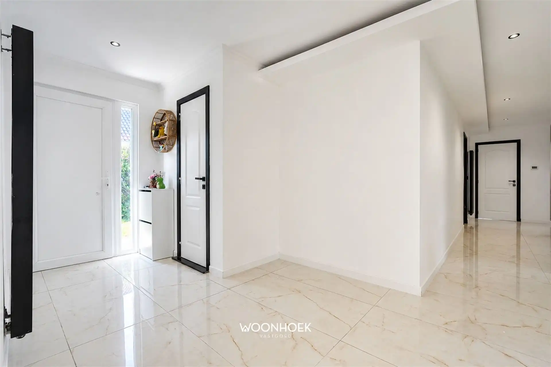 Gerenoveerde villa met bureau en 6 slaapkamers! foto 21