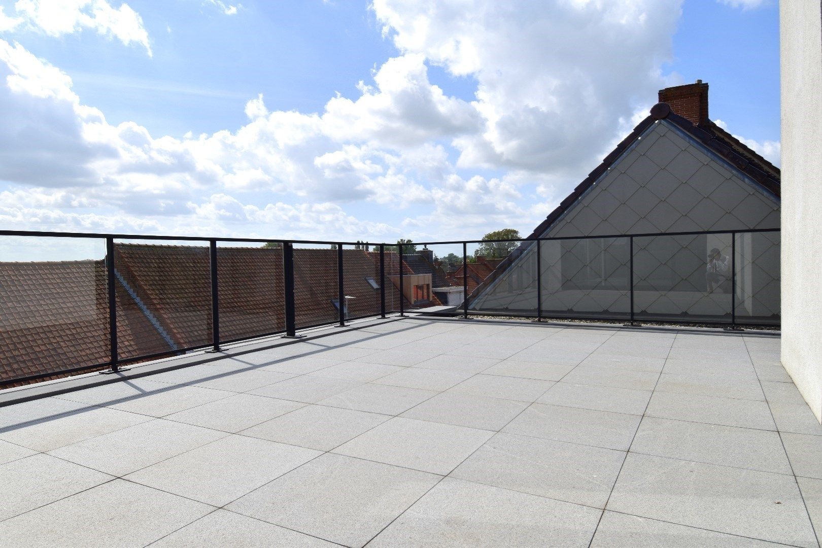Prachtige penthouse met 2 slaapkamers en groot terras te centrum Ledegem foto 14