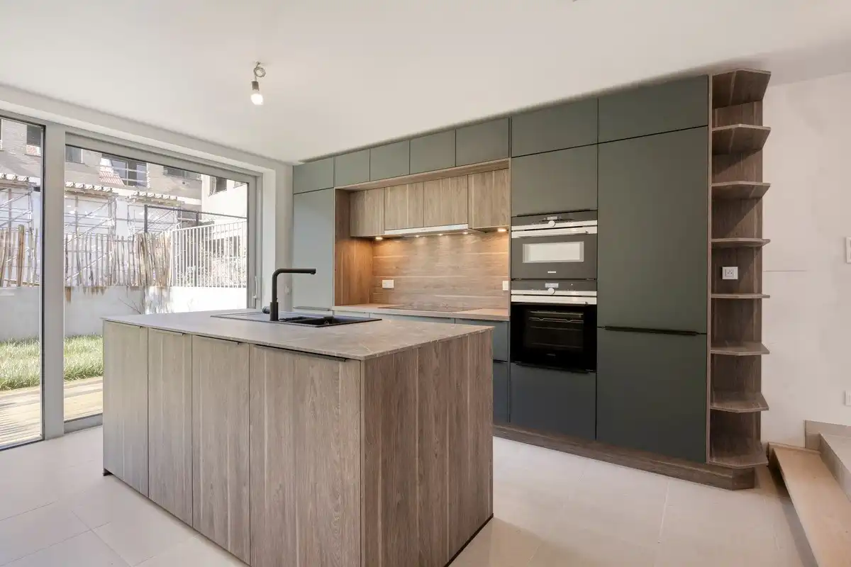 Instapklare woning met zeer goede afwerking, 3 slaapkamers, 3 badkamers, tuin, terras en autostaanplaats in het centrum van Tienen – EPC 27 kWh/m² - bewoonbare  foto 11